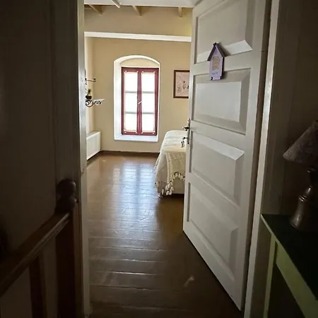 Chez Nebahat Boutique *