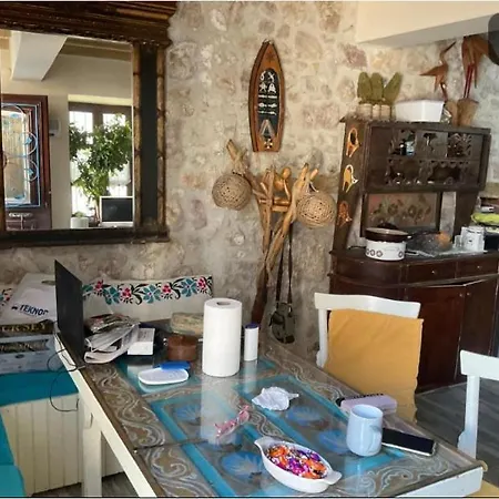 Chez Nebahat Boutique Ayvalı