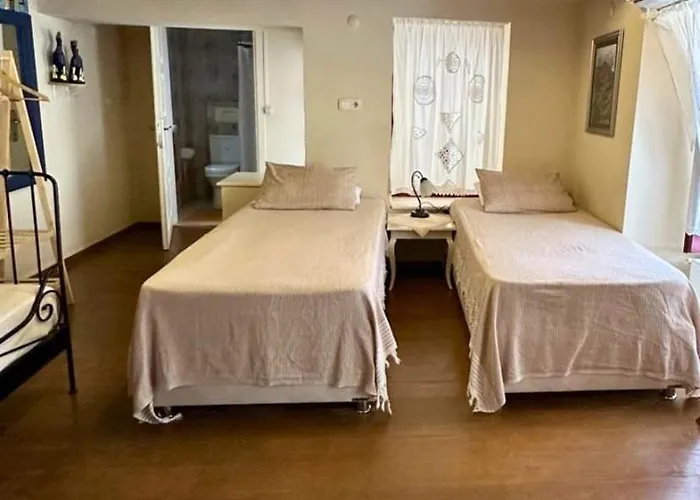 Chez Nebahat Boutique Ayvalı