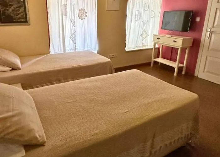 Chez Nebahat Boutique Ayvalı